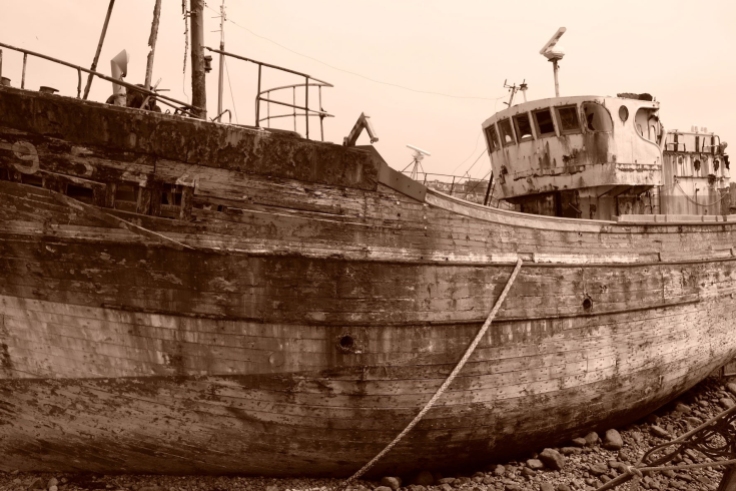 Verrottendes Fischerboot in Camaret-sur-Mer