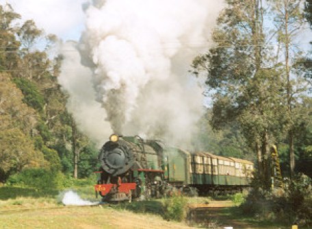 Dampfzug 1213 verlässt Pemberton (08-2005)